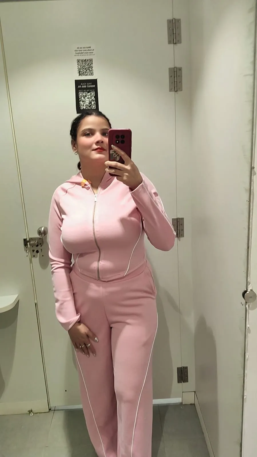 Hina - Premium companion in Delhi